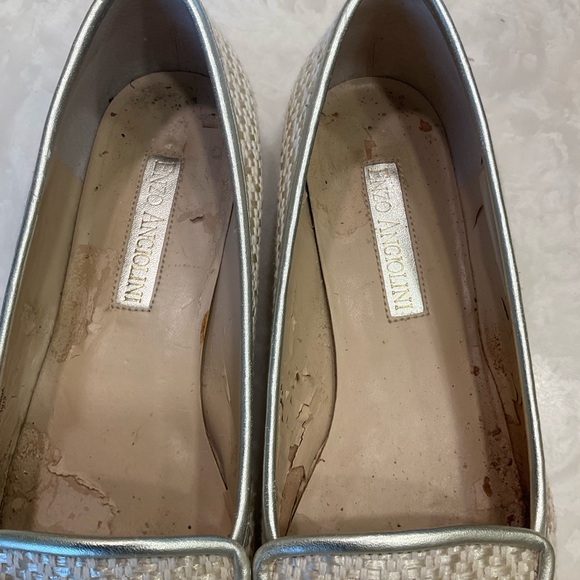 Enzo Angiolini Dressy Flats / Loafers / Slip Ons Gold Woven w/ Tassels, Size 7.5 - Picture 3 of 11